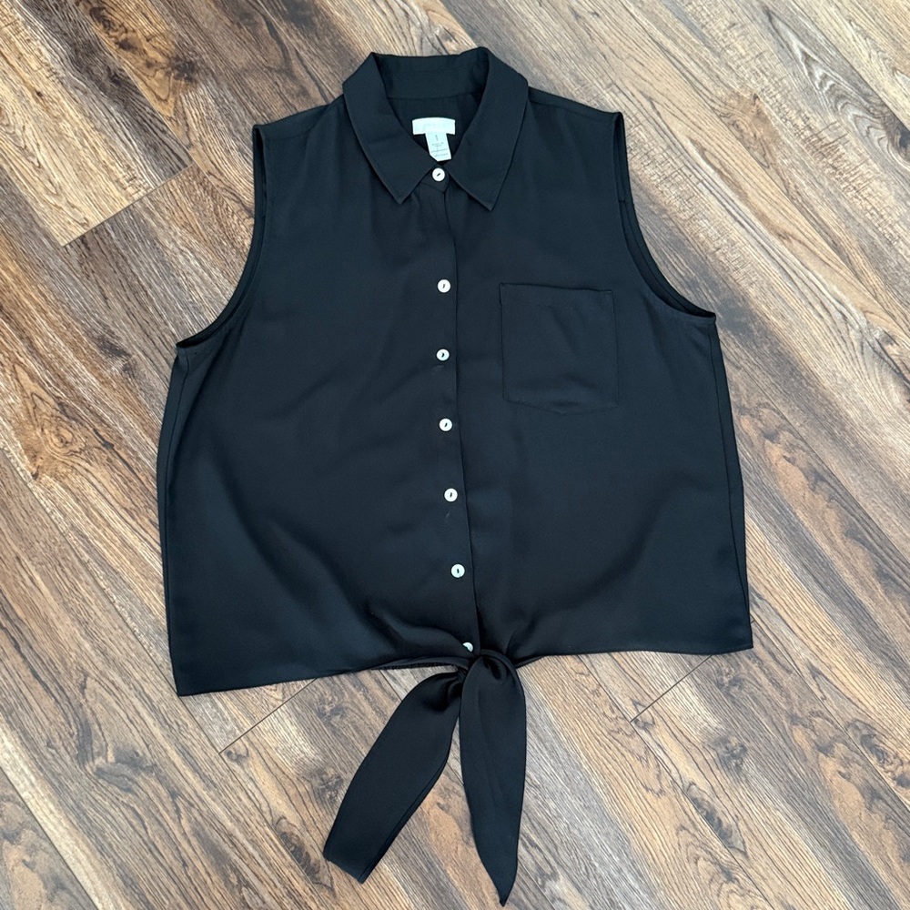 Chico's black Sleeveless Blouse size 1. Button down with tie at waist.